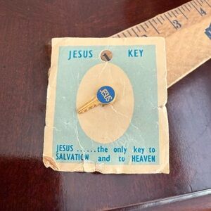 Vintage Jesus Key Pin